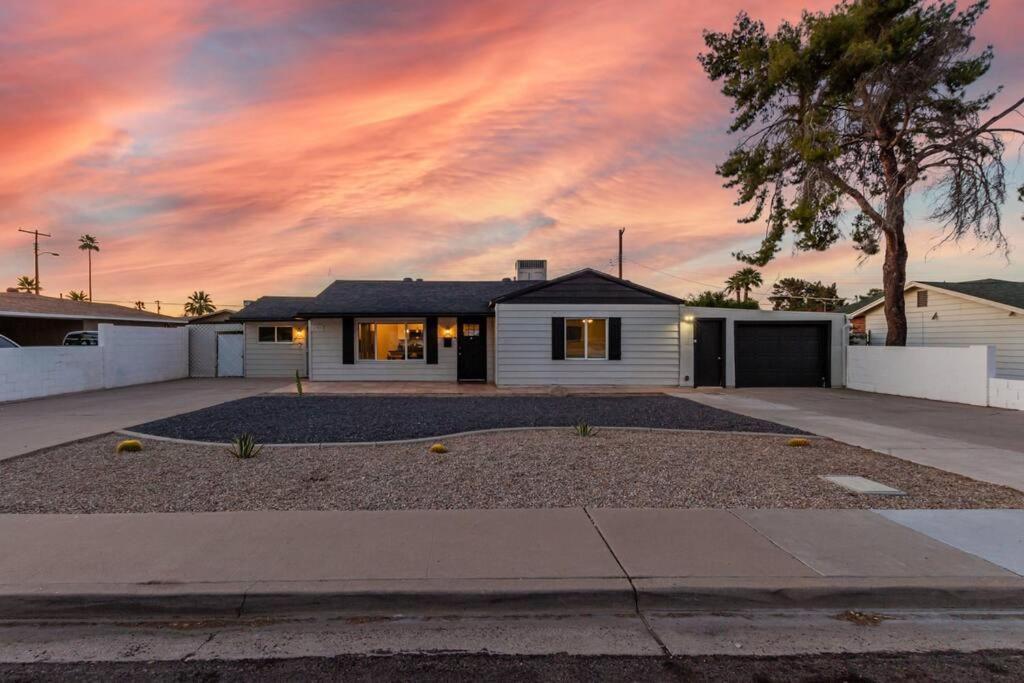 New Midtown Modern Studio With Backyard Phoenix Ngoại thất bức ảnh