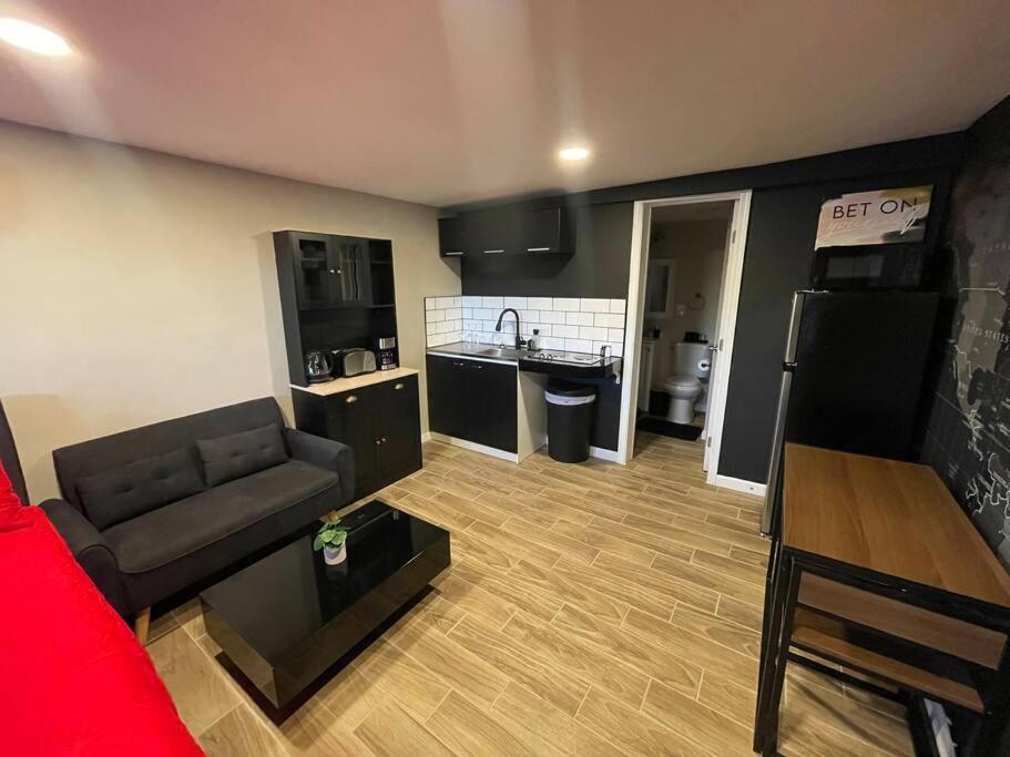 New Midtown Modern Studio With Backyard Phoenix Ngoại thất bức ảnh
